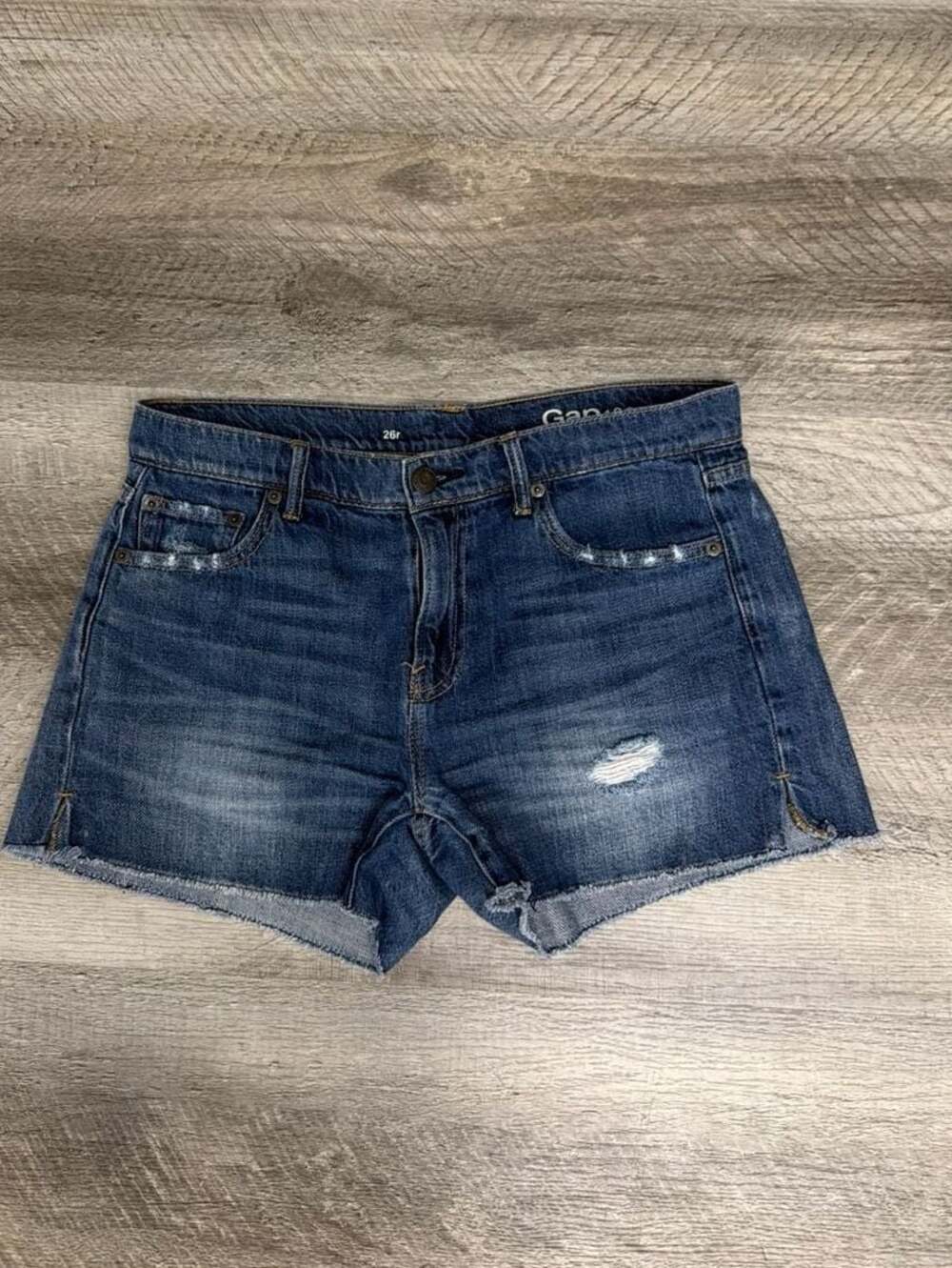 Gap 1969 Distressed Raw Hem Denim Shorts Size 26r